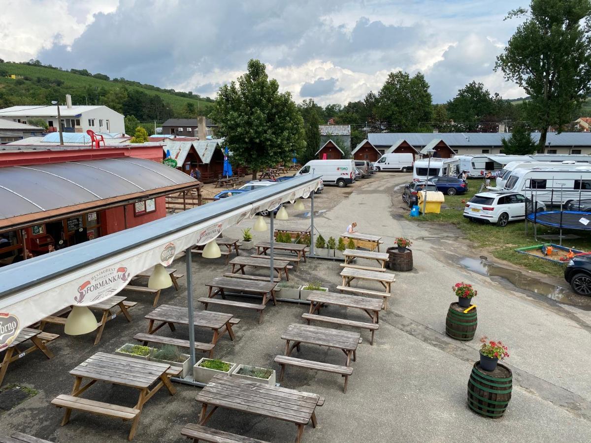 Formanka Hotel & Camp Густопече Экстерьер фото