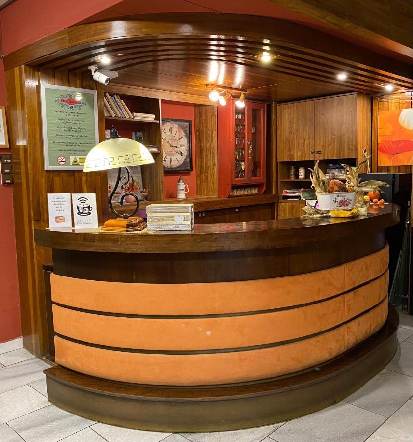 Formanka Hotel & Camp Густопече Экстерьер фото