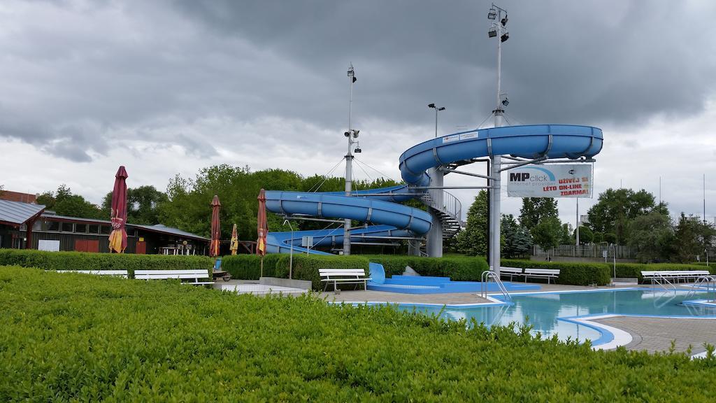 Formanka Hotel & Camp Густопече Экстерьер фото